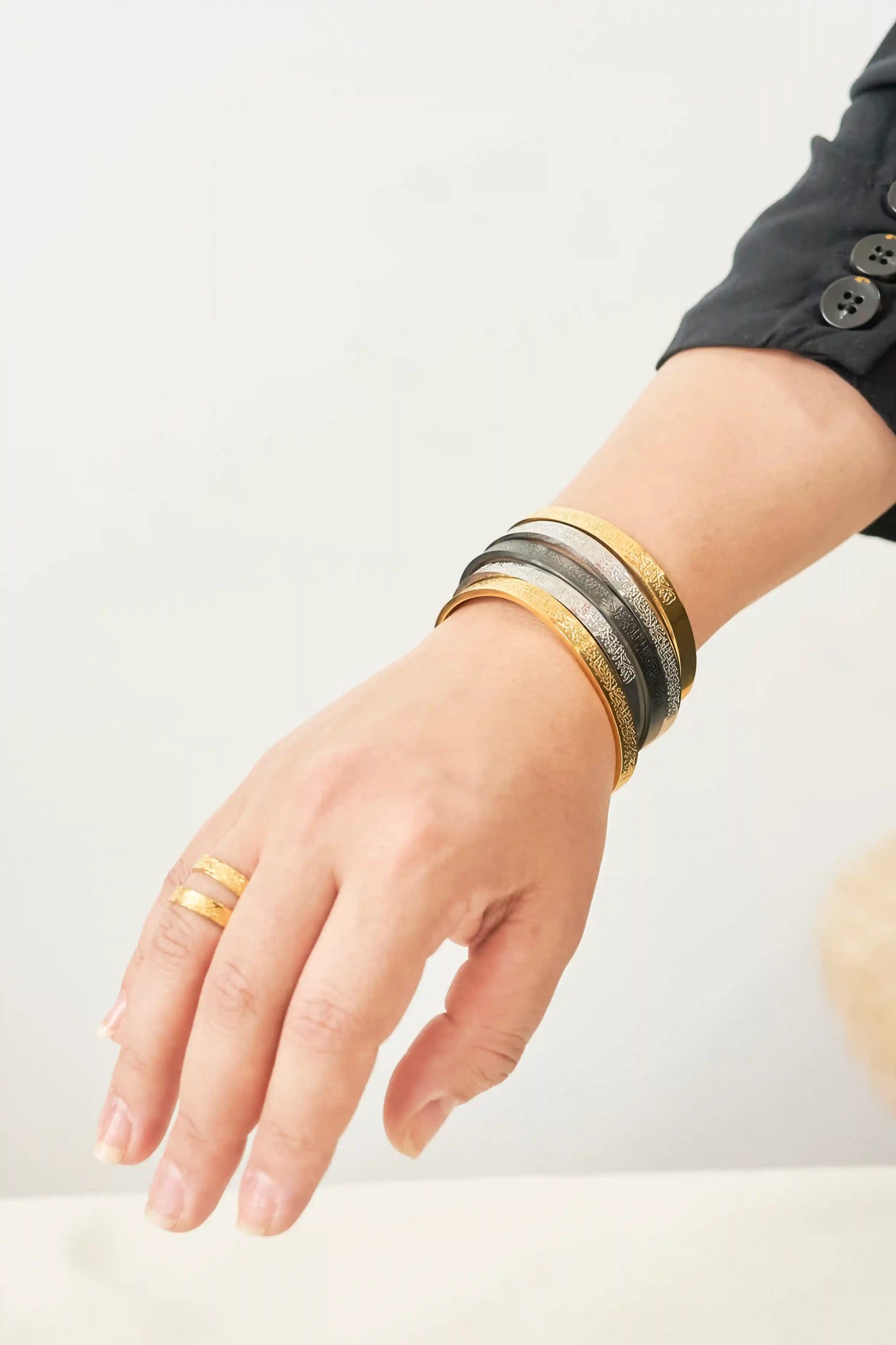 Allure Cuff-Black Elaan